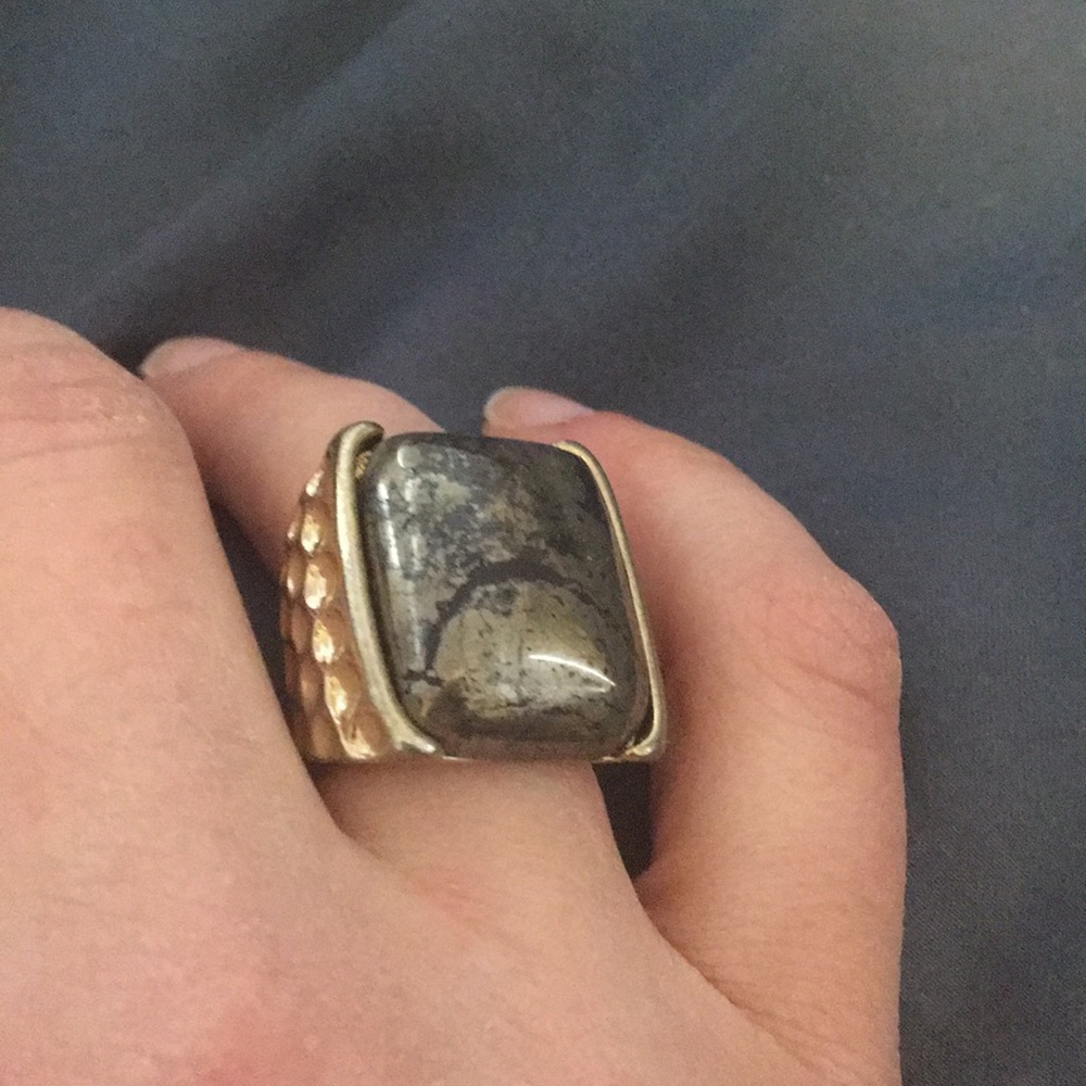 Fashion ring